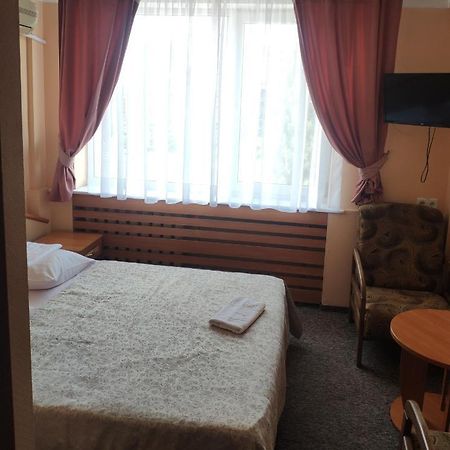 Druzhba Service Hotel Kiev Exterior foto