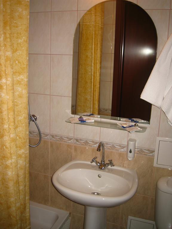 Druzhba Service Hotel Kiev Quarto foto